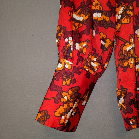 Red Ann Taylor blouse long loose sleeves - Picture 7 of 7